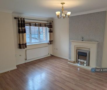 3 bedroom semi-detached house to rent - Photo 2