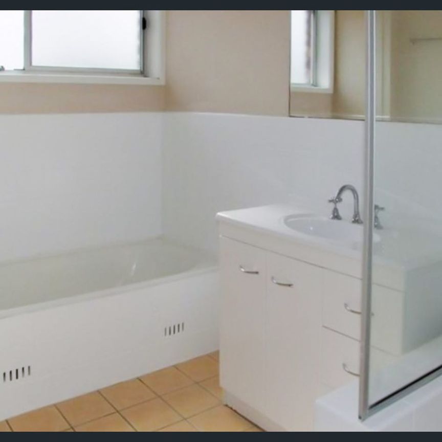 East Port Apartment - Security Building - Photo 1