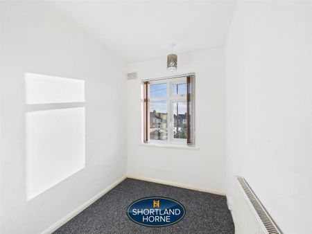3 bedroom end of terrace house to rent - Photo 5