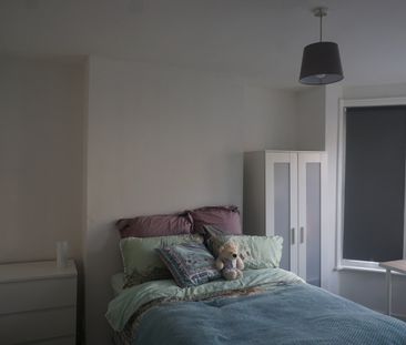 Room in a Shared House, Burlington Road, SO15 - Photo 5