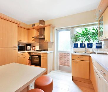 2 bedroom maisonette to rent - Photo 4