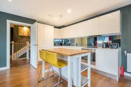 2 bedroom duplex to rent - Photo 3