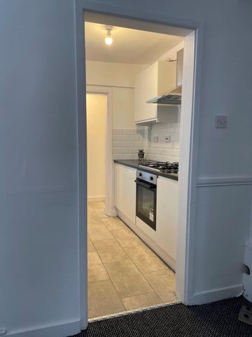 2 Bed Terraced House, Bowles Street, L20 - Photo 2