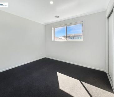 Brand New 4 Bedroom House With Ducted Reverse Cycle AC throughout. - Photo 3