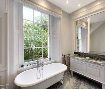 An architecturally impressive Grade II* listed house - Photo 6