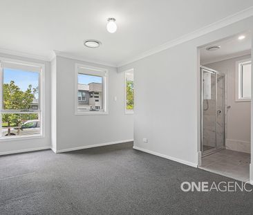 5 Saddleback Crescent, Stream Hill, NSW 2526 - Photo 2