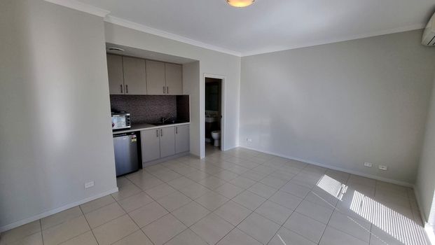 Charming Studio in Prime Armadale Location - Cozy Living at its Best! - Photo 1