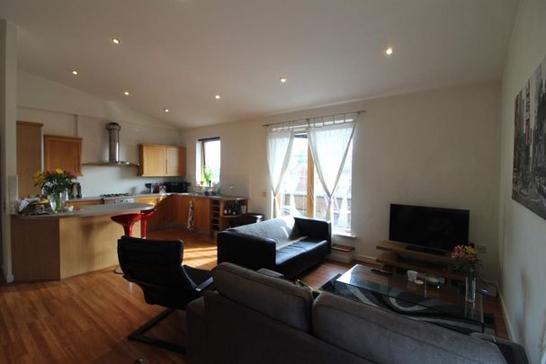 2 bedroom penthouse to rent - Photo 1