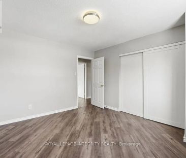2039 ST. LAURENT BOULEVARD - Photo 4