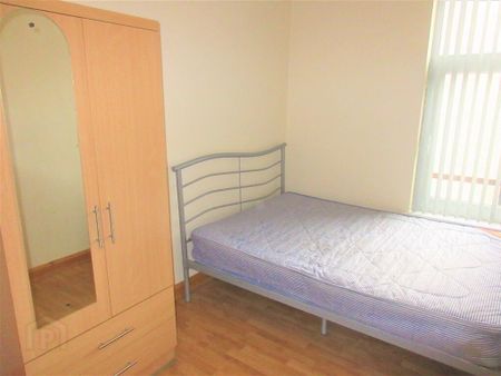 Great House ~ All Bedrooms Upstairs, 45 Agincourt Avenue, Queens Quarter, Belfast, BT7 1QB - Photo 2