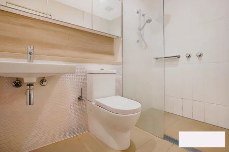 2 bed 2 bath - Photo 5