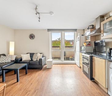 3 bedroom flat to rent - Photo 5