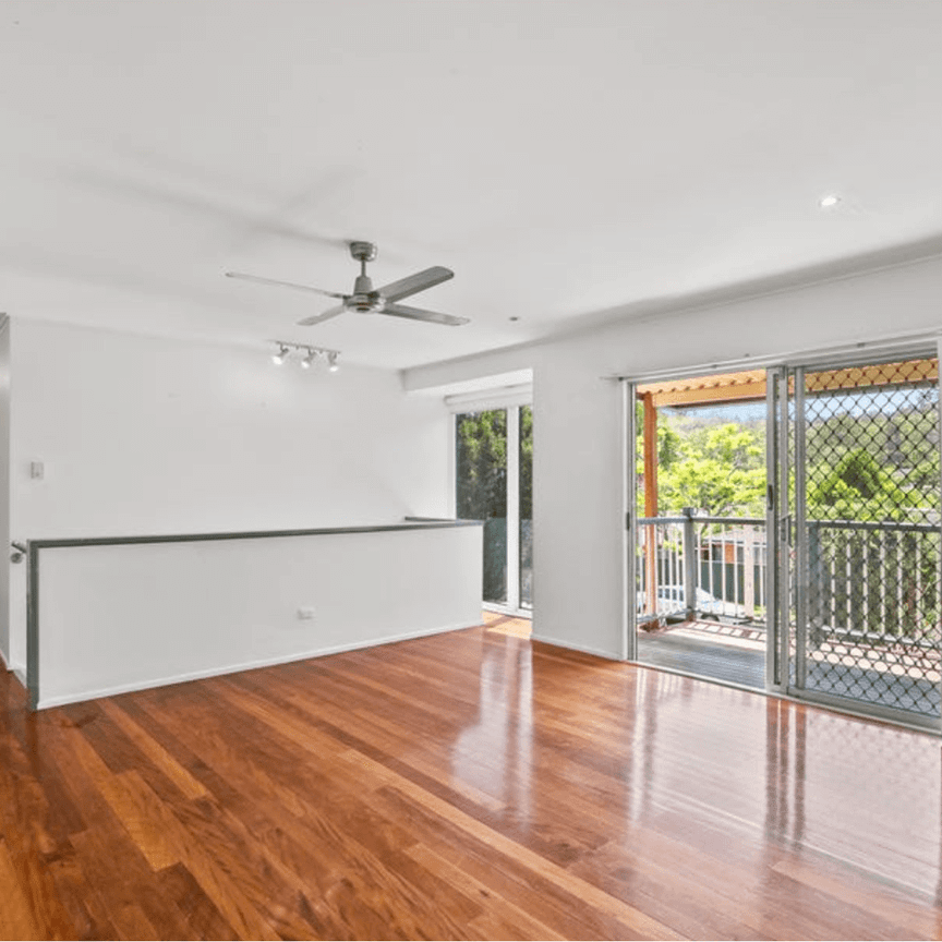 Modern 3-Bedroom Family Escape in Leafy Nathan(12 months lease only) - Photo 1