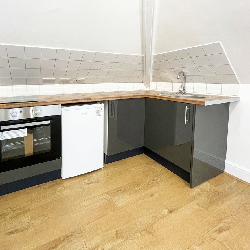 Studio - Photo 1