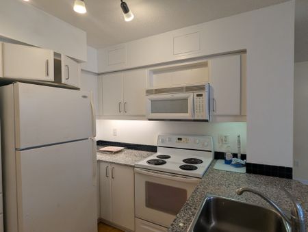 For Lease - 33 Sheppard Avenue Unit# 405, Toronto, Ontario - Photo 5