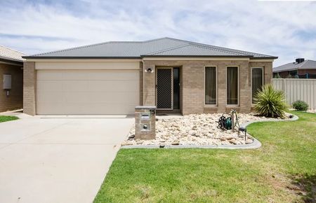 15 Condamine Street, West Wodonga - Photo 3