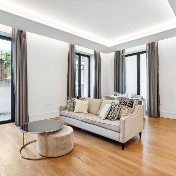 1 bedroom flat with 1 reception and 1 bathroom in Chelsea, W8 - Photo 1