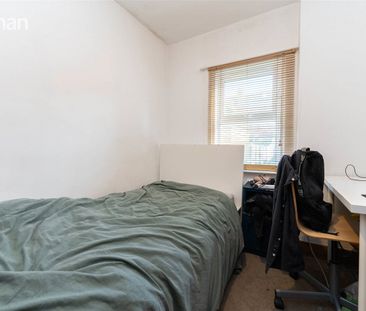 4 bedroom terraced house to rent - Photo 5