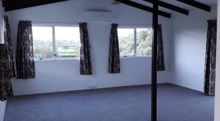 Unique character flat with stunning rural views. - Photo 2