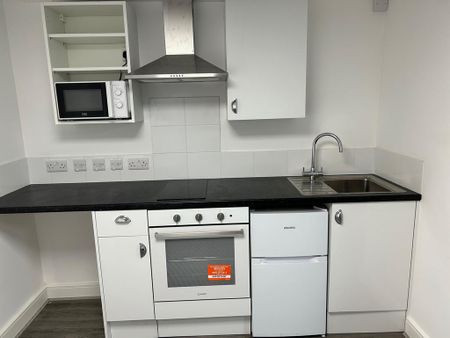 Studio to rent - Photo 3