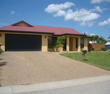 64 Honeyeater Circuit, Douglas - Photo 3