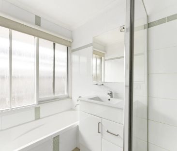 Family Home with Space, Style & Comfort - Photo 6