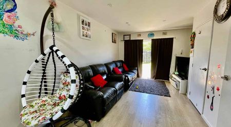 Beautiful 2 Bedroom Townhouse in Papakura - Photo 2