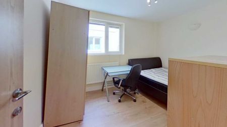 Price £895 pcm - Available Now - Furnished - Photo 3