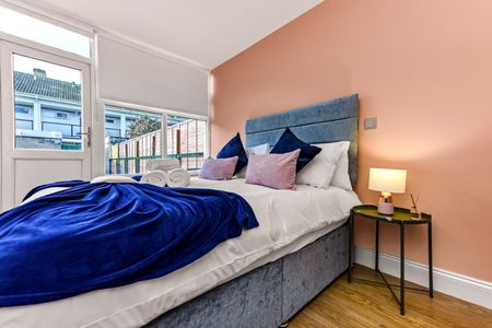 5 Bed Terraced House, Cassland Road, E9 - Photo 4