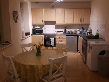 Apartment to rent in Dublin, Lucan, Esker South - Photo 3