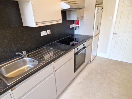 1 bedroom flat to rent - Photo 2