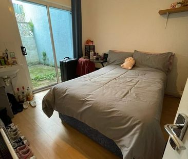 6 Bed Terraced House, Campbell Road, BN1 - Photo 2