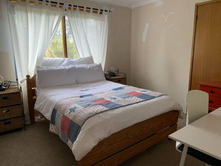 Unique Chalet style home - Photo 4