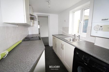 3 bedroom terraced house to rent - Photo 2