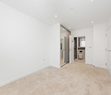 3 bedroom flat to rent - Photo 3