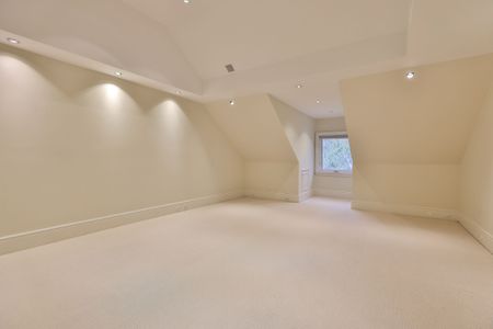 For Lease - 119 Chaplin Crescent Unit# Upper, Toronto, Ontario - Photo 4