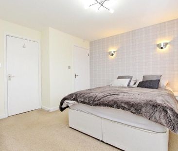 4 bedroom detached house to rent - Photo 5