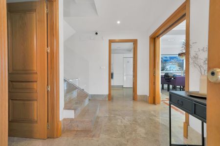 5 bedroom luxury Semidetached House for rent in Marbella, Andalusia - Photo 5