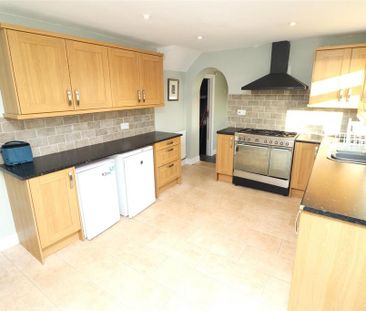 3 bedroom detached house to rent - Photo 5