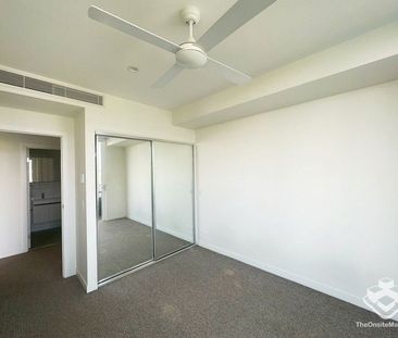 UNFURNISHED 2 BEDROOM APARTMENT IN WEST END WITH CITY VIEWS - Photo 1