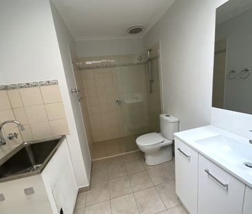 EASY TO LOVE - Photo 5