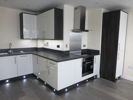 Heron Way, Maidenhead - Photo 2