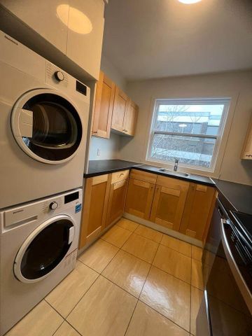 5777 Côte Saint Luc Road - Beautiful 2-Bedroom Apartment for Rent - Photo 2