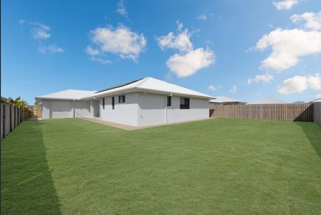 BEAUTIFUL 4 BEDROOM HOME IN BURDELL - Photo 4