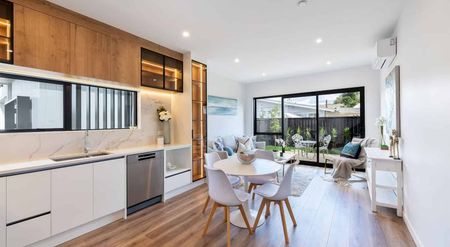 3 BR townhouse in Bayswater- Takapuna Grammar Zone - Photo 2