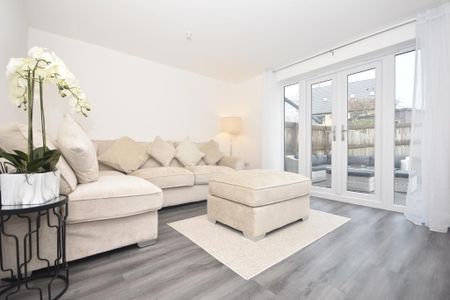 3 bedroom semi-detached house to rent - Photo 3