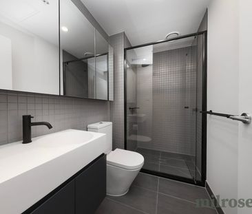Urban Living At Its Best - Photo 5