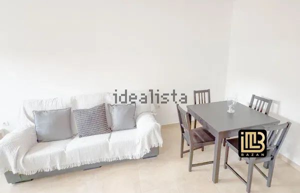 Alquiler de piso en Calle Tejares - Photo 1