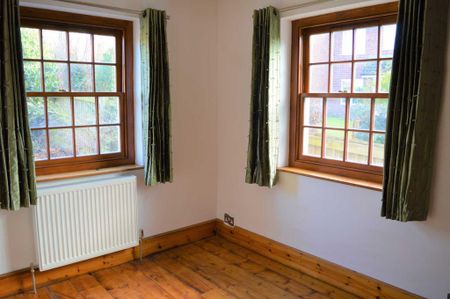 3 bedroom end of terrace house to rent - Photo 3