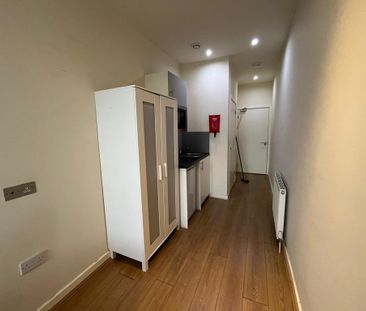 Studio to rent - Photo 1